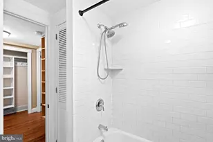 1008 Spruce St, Philadelphia, PA 19107 - Photo 17