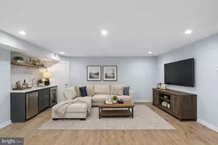 869 Corinthian Ave, Philadelphia, PA 19130 - Photo 15