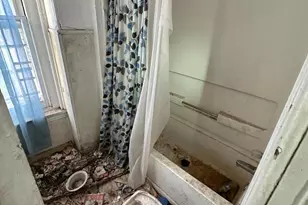 221 W Apsley St, Philadelphia, PA 19144 - Photo 15