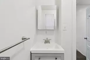 2219 N 10th St, Philadelphia, PA 19133 - Photo 13