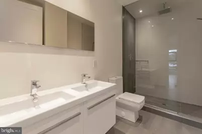 240 N 2nd Street #UNIT 2W, Philadelphia, PA 19106 - Photo 11