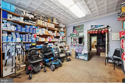 121 W Girard Avenue, Philadelphia, PA 19123 - Photo 3