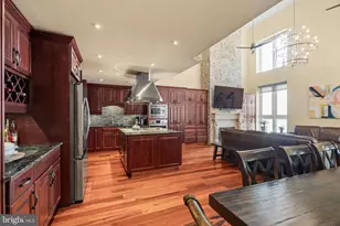 802 Locust St, Philadelphia, PA 19107 - Photo 3