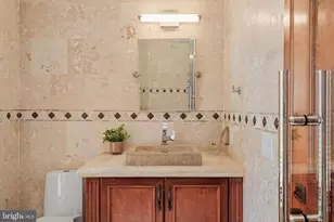 802 Locust St, Philadelphia, PA 19107 - Photo 27