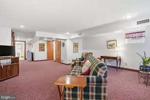 1027 Griffith St, Philadelphia, PA 19111 - Photo 25