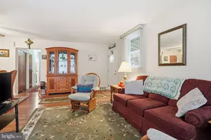 1027 Griffith St, Philadelphia, PA 19111 - Photo 9