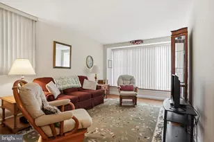 1027 Griffith St, Philadelphia, PA 19111 - Photo 5