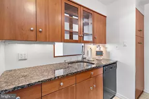 604 S Washington Square, Philadelphia, PA 19106 - Photo 9