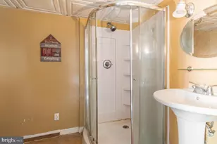 1331 Hellerman St, Philadelphia, PA 19111 - Photo 23