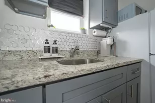 2314 Brown St, Philadelphia, PA 19130 - Photo 9