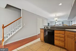 329 W Mt Pleasant Ave, Philadelphia, PA 19119 - Photo 7