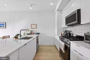 2007 Cambridge St, Philadelphia, PA 19130 - Photo 5