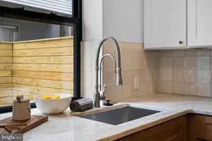 404 Pierce St, Philadelphia, PA 19148 - Photo 15