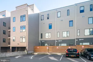 421 Wallace St, Philadelphia, PA 19123 - Photo 19