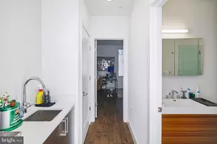 421 Wallace St, Philadelphia, PA 19123 - Photo 17