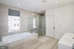 421 Wallace St, Philadelphia, PA 19123 - Photo 13