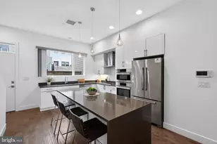 421 Wallace St, Philadelphia, PA 19123 - Photo 3