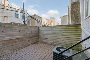 1825 Gerritt St, Philadelphia, PA 19146 - Photo 11