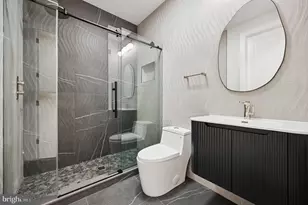 108 N Van Pelt St, Philadelphia, PA 19103 - Photo 17