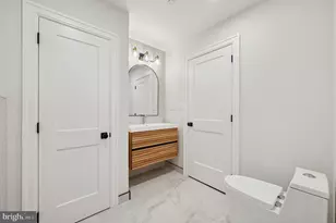 108 N Van Pelt St, Philadelphia, PA 19103 - Photo 27
