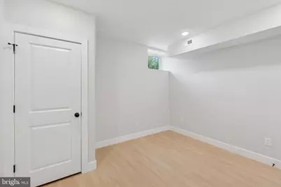 518 W Susquehanna Avenue, Philadelphia, PA 19122 - Photo 31