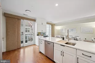 610 Captains Way, Philadelphia, PA 19146 - Photo 11