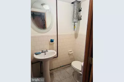 6829 Lindbergh Boulevard, Philadelphia, PA 19142 - Photo 17