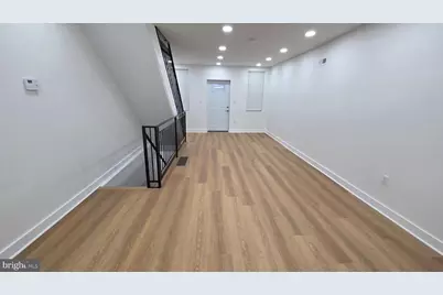 560 E Carver Street, Philadelphia, PA 19120 - Photo 9