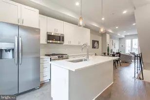 542 Pierce St, Philadelphia, PA 19148 - Photo 9