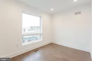 542 Pierce St, Philadelphia, PA 19148 - Photo 13