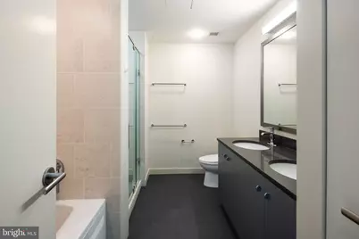 2101 Market Street #4205, Philadelphia, PA 19103 - Photo 25