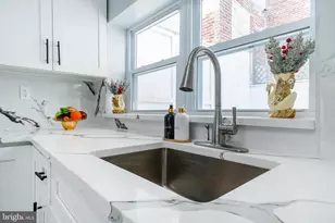 2226 Sepviva St, Philadelphia, PA 19125 - Photo 9