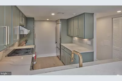 18 Saint James Court, Philadelphia, PA 19106 - Photo 9