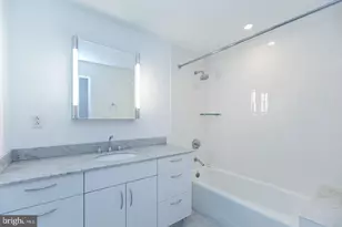 219 S 18th St, Philadelphia, PA 19103 - Photo 5