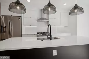 871 N 20th St, Philadelphia, PA 19130 - Photo 7