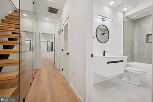 871 N 20th St, Philadelphia, PA 19130 - Photo 25