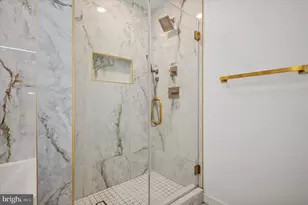 871 N 20th St, Philadelphia, PA 19130 - Photo 35