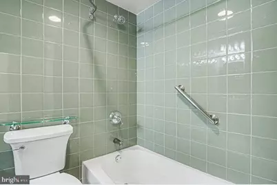 301 Race Street #101, Philadelphia, PA 19106 - Photo 23