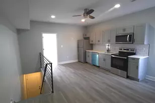 1133 W Somerset St, Philadelphia, PA 19133 - Photo 3