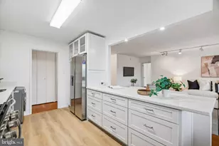 2401 Pennsylvania Ave, Philadelphia, PA 19130 - Photo 9