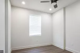 2031 S Cleveland St, Philadelphia, PA 19145 - Photo 17