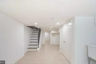 2031 S Cleveland St, Philadelphia, PA 19145 - Photo 19