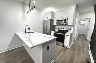 1015 S 6th St, Philadelphia, PA 19147 - Photo 3