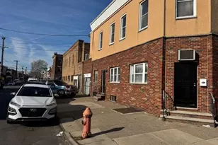 2252 S Darien St, Philadelphia, PA 19148 - Photo 3