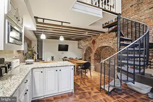 131 Pine St, Philadelphia, PA 19106 - Photo 13