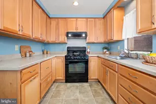 39 W Durham St, Philadelphia, PA 19119 - Photo 11