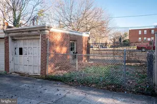 558 E Locust Ave, Philadelphia, PA 19144 - Photo 27