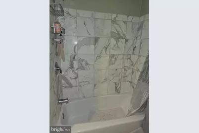 201 N 8th Street #404, Philadelphia, PA 19106 - Photo 17