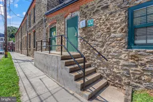 410 Shurs Ln, Philadelphia, PA 19128 - Photo 3