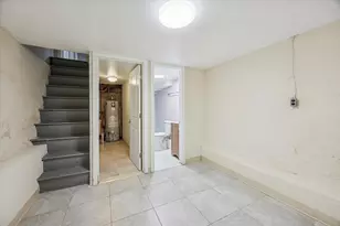 2416 Manning St, Philadelphia, PA 19103 - Photo 9